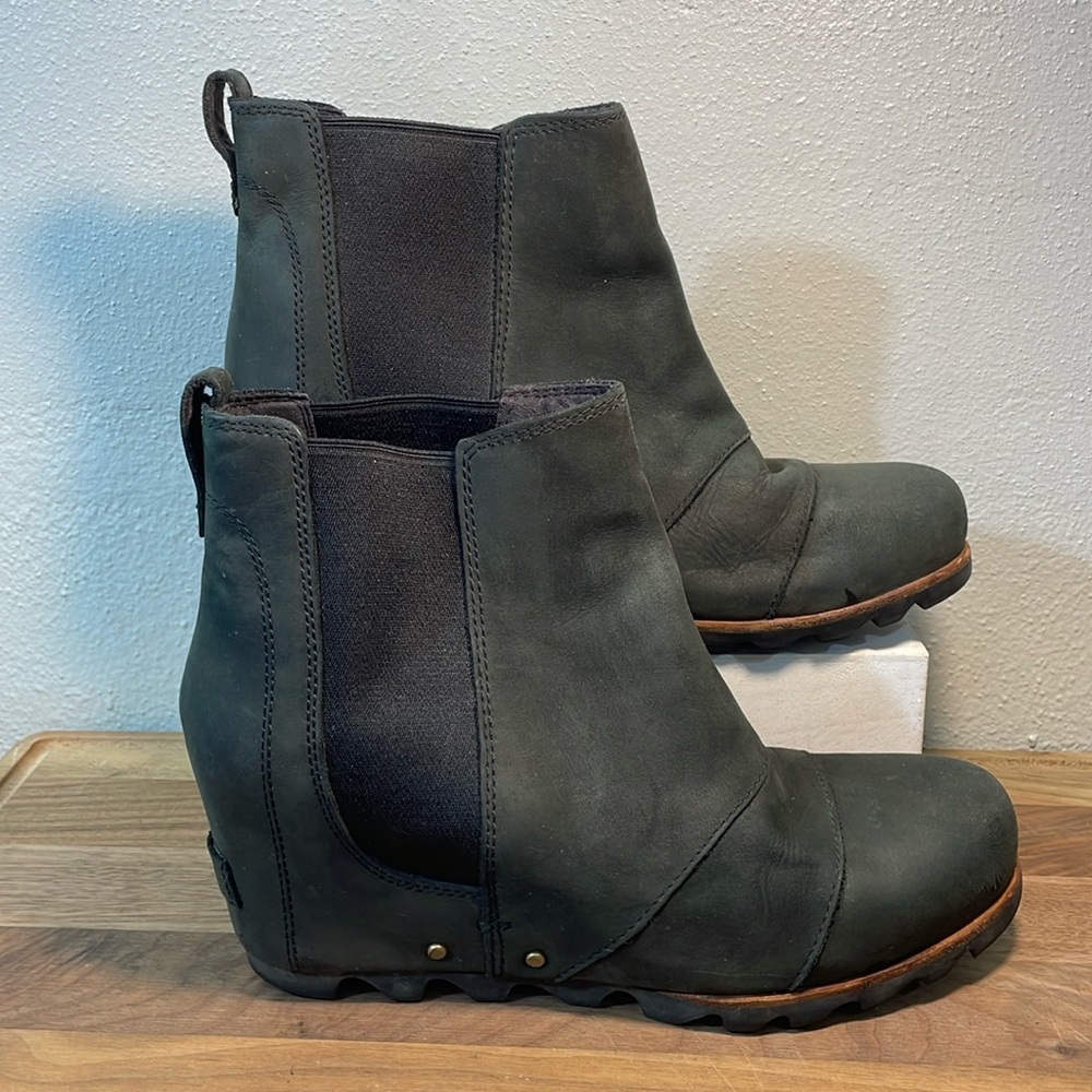 Sorel Black/Nubuck Ankle Booties